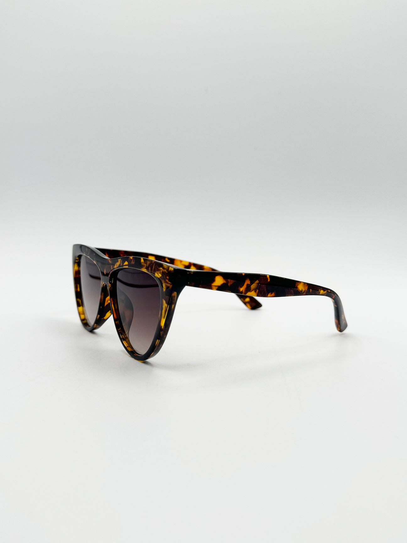 Flat Top Round Sunglasses in Tortoise