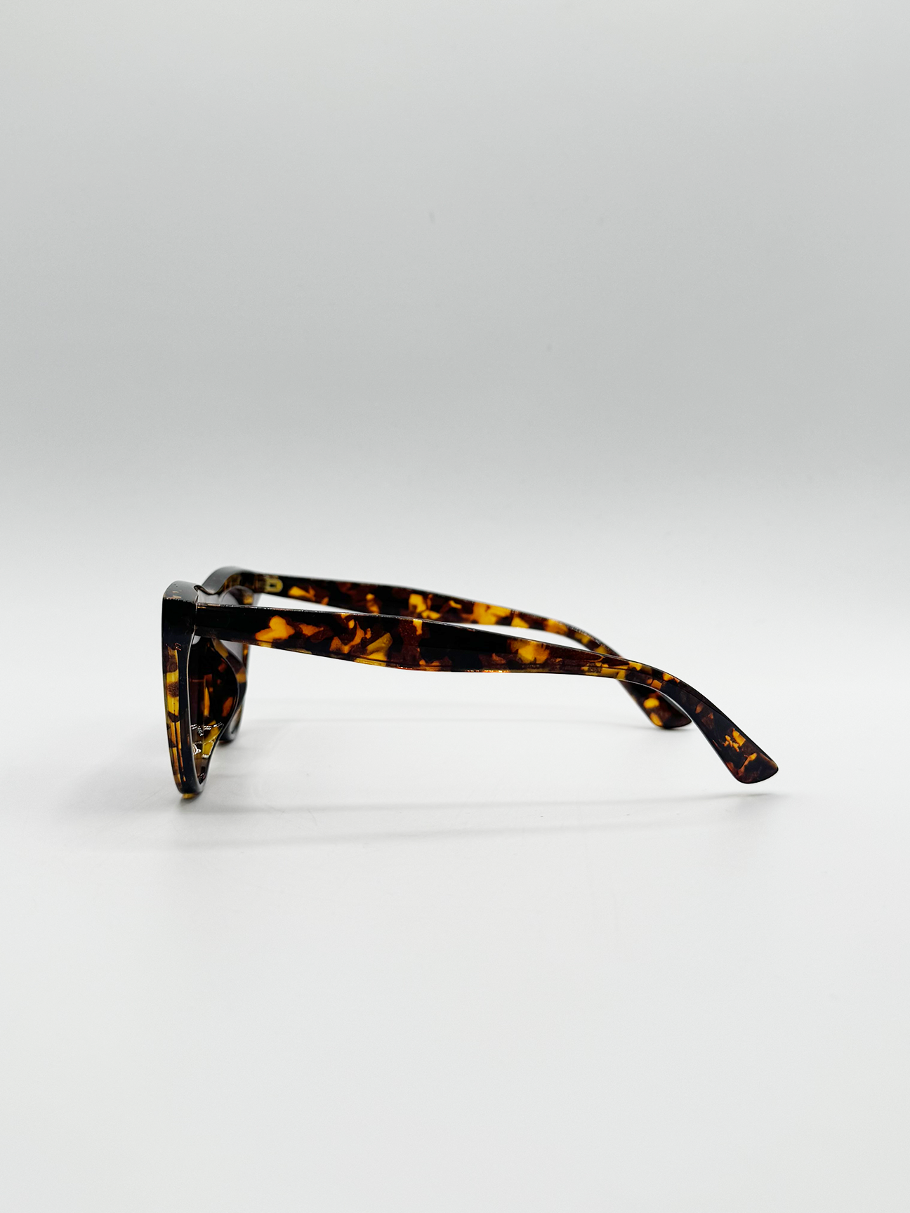 Flat Top Round Sunglasses in Tortoise