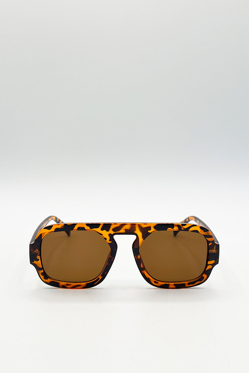 Retro Navigator Sunglasses in Tortoiseshell