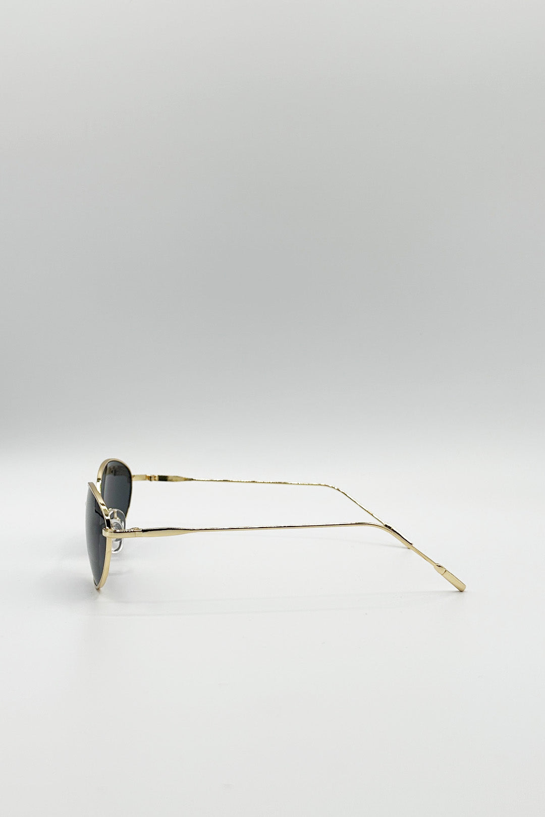 Metal Oval Cat Eye Sunglasses In Black