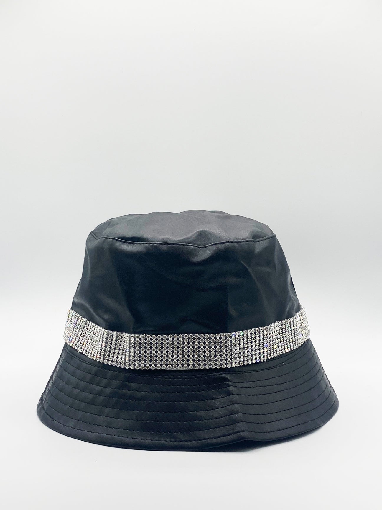 Embellished Bucket Hat In Black