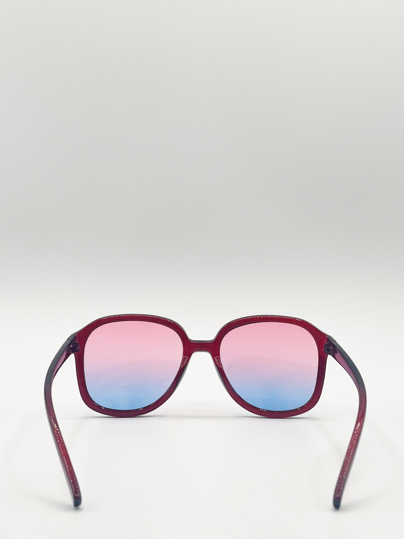 Vintage Style Oversized Sunglasses with Ombre Lenses in Multi