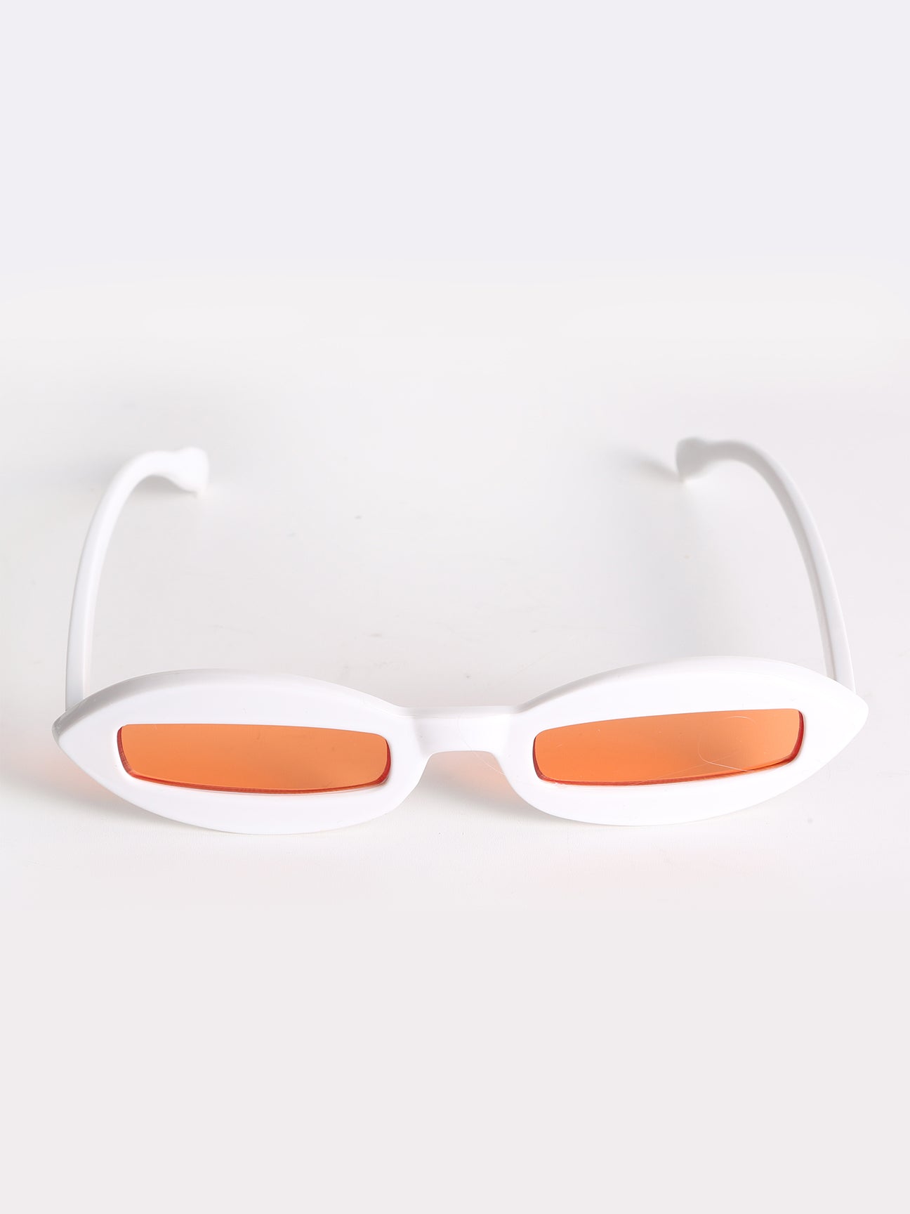 Slim Oval Retro Sunglasses In White