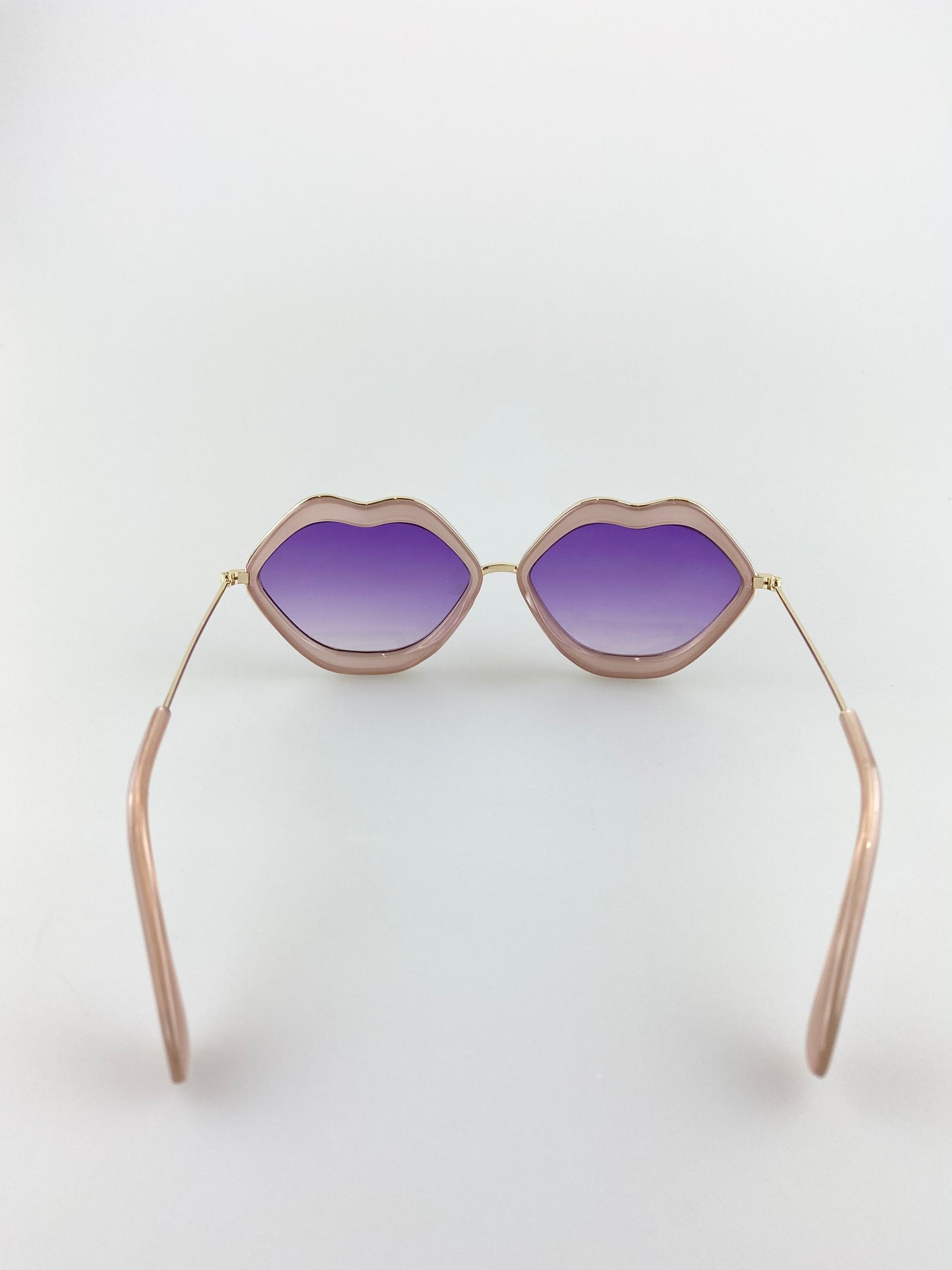 Purple Ombre Lense Lips Sunglasses