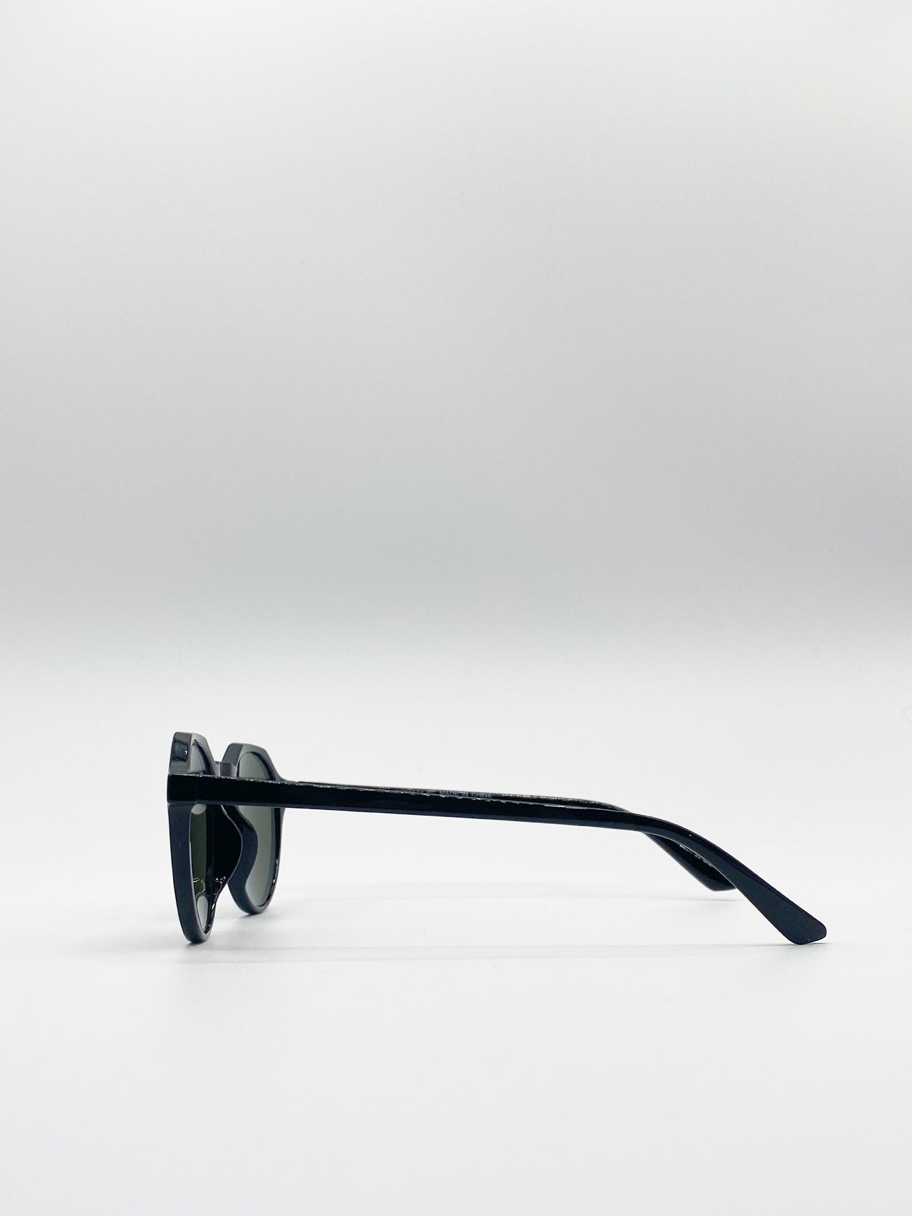 Green Mono Lense Classic Preppy Sunglasses With Key Hole Nosebridge