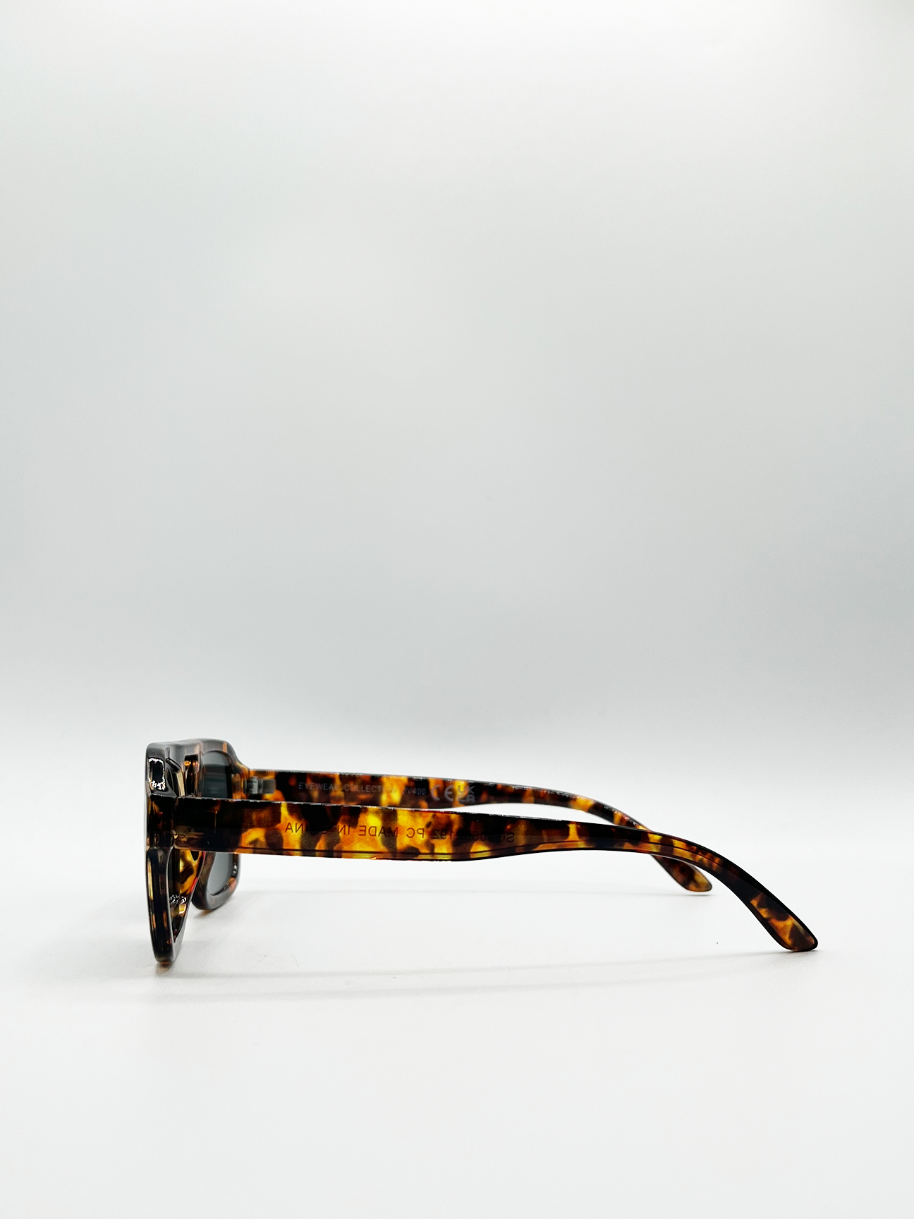 Tortoise Shell 70's Navigator Sunglasses with Green Lenses