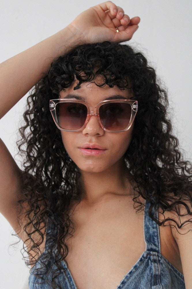 Cateye Sunglasses In Transparent Pink