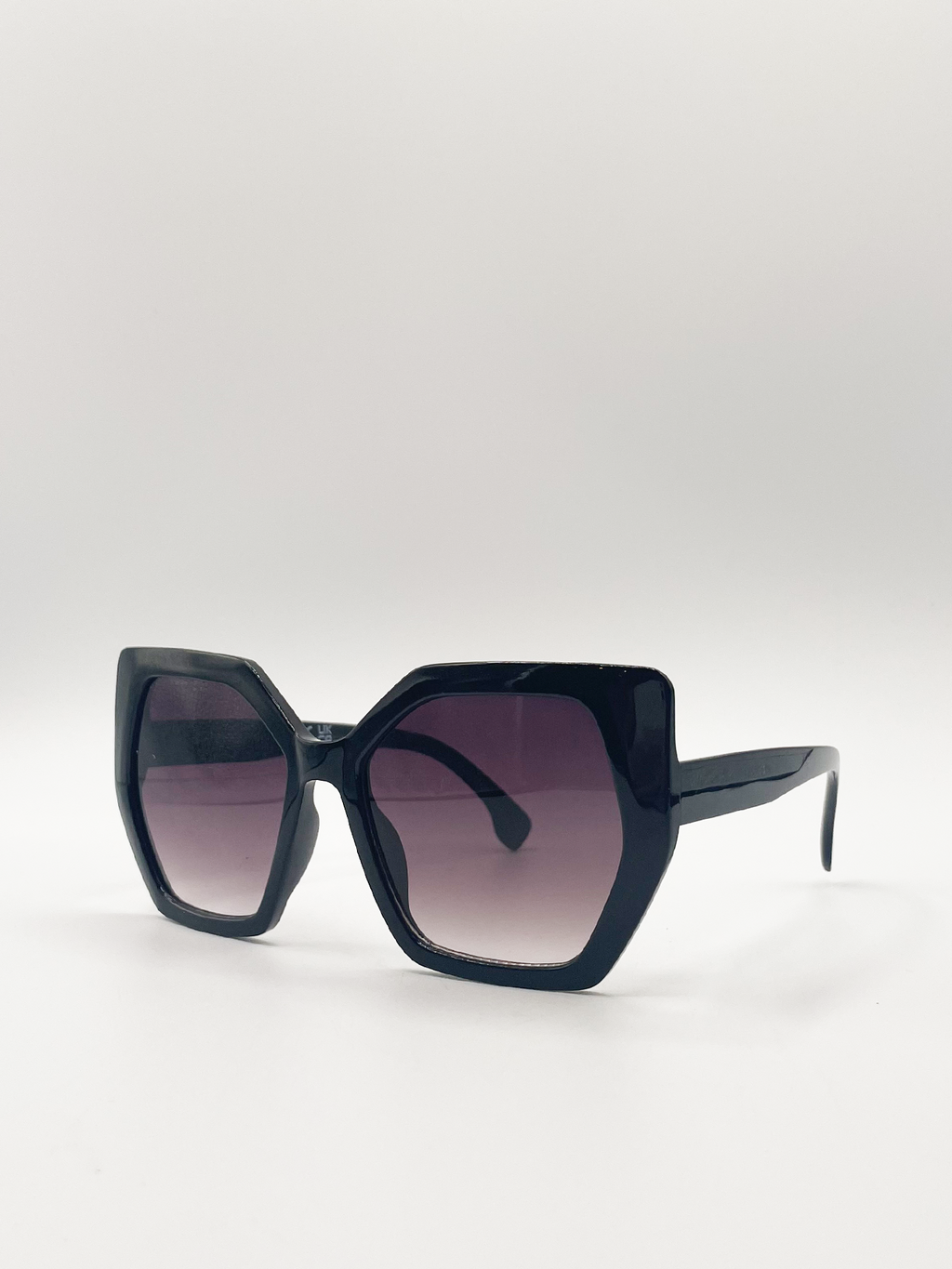 Black Shape_Oversized Cat Eye Sunglasses with Black Lenses