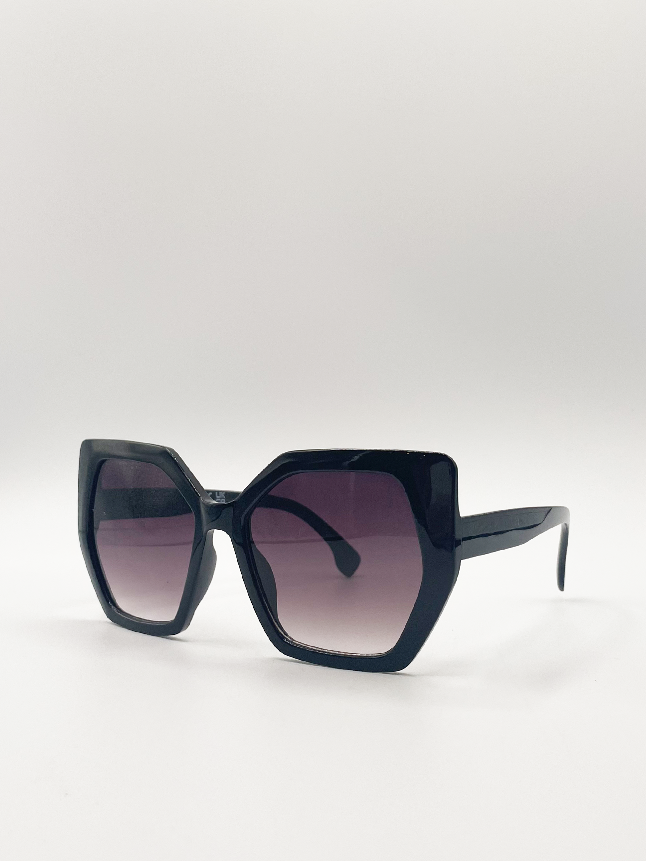 Black Shape_Oversized Cat Eye Sunglasses with Black Lenses