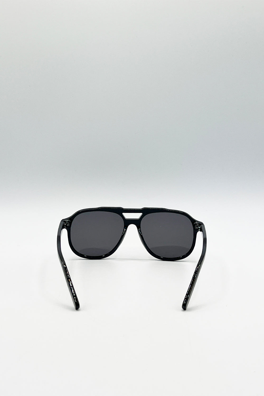 Oversize Navigator Sunglasses in Black