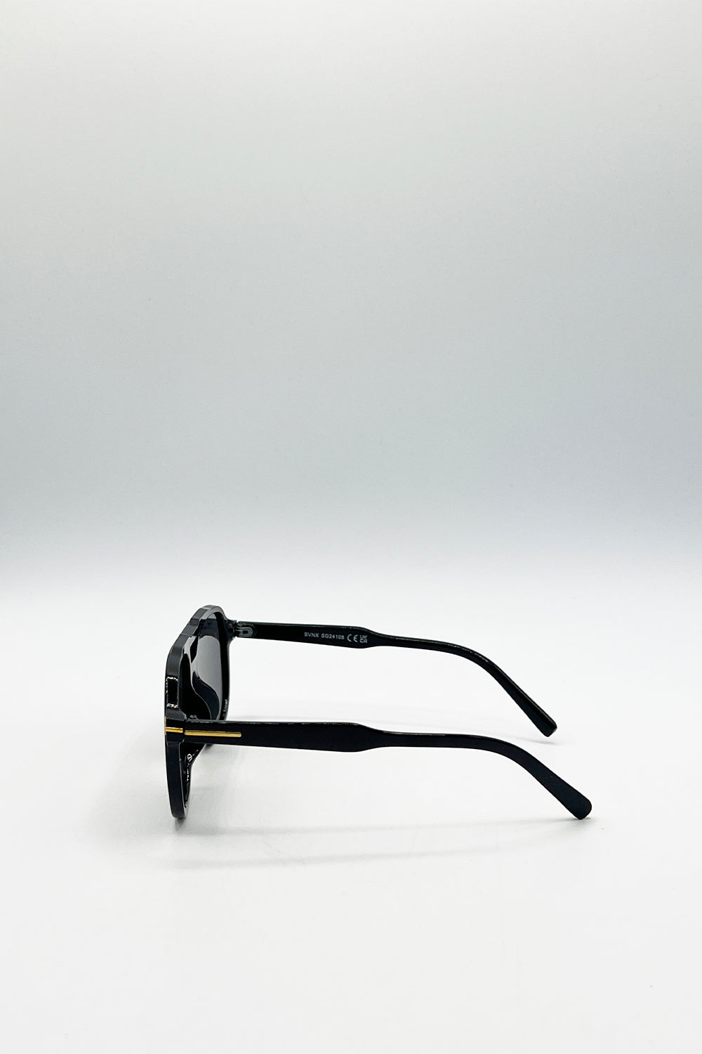 Oversize Navigator Sunglasses in Black