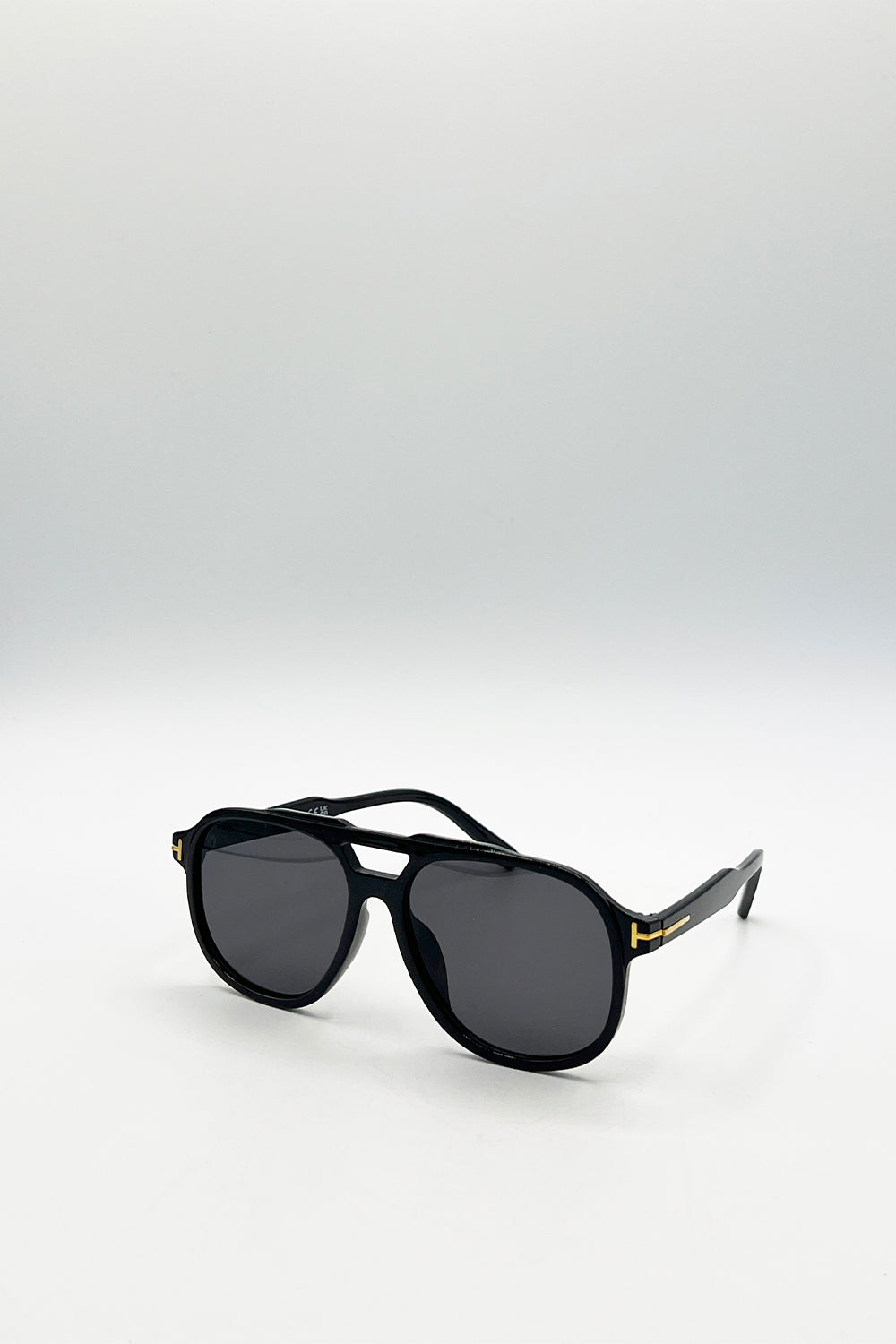 Oversize Navigator Sunglasses in Black