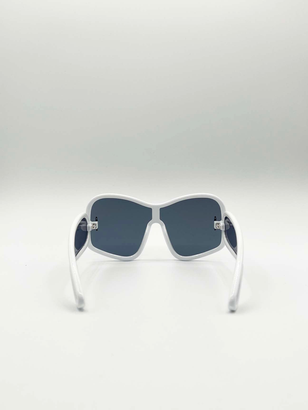 Square Shape_Oversized Mask Sunglasses in White Black