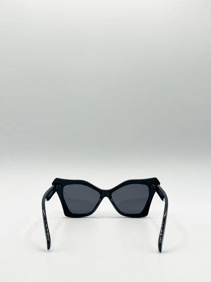 Oversized Cat-Eye Sunglasses in Black