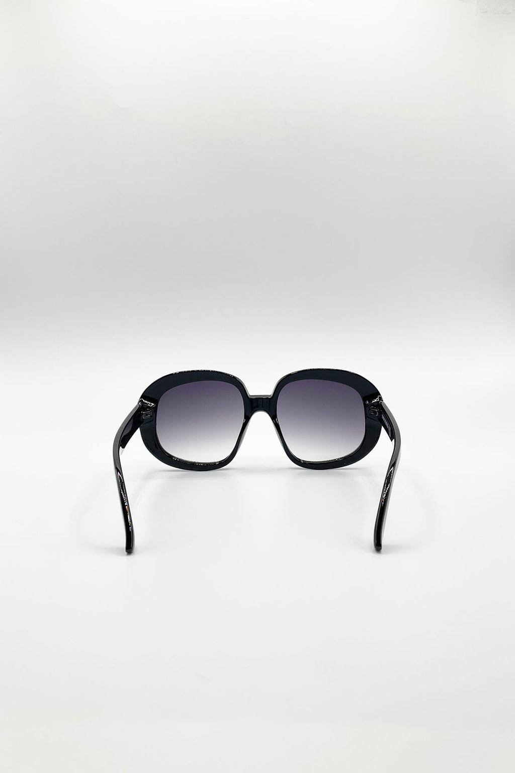 Bold Round Shape_Oversized In Black