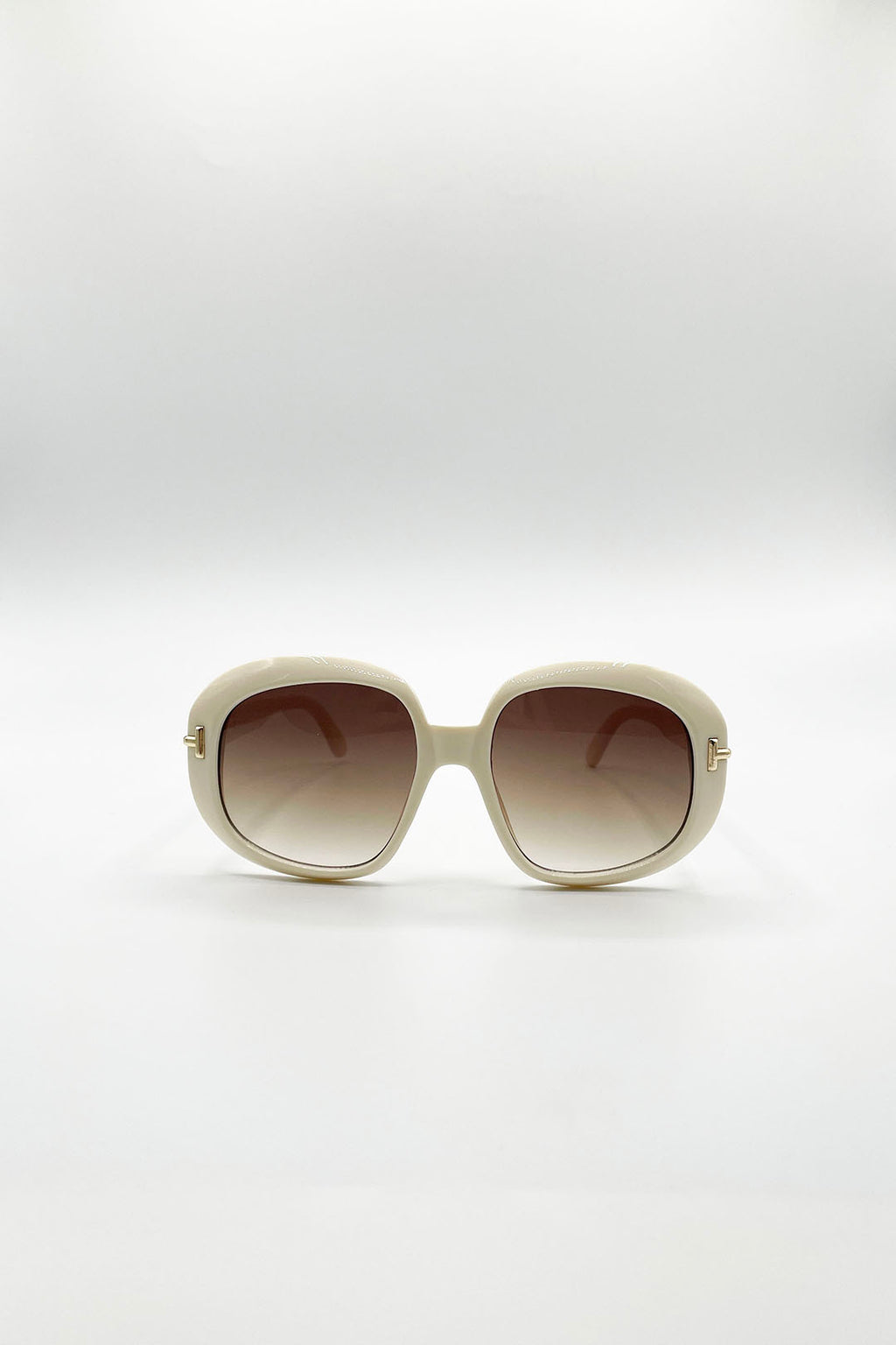 Bold Round Shape_Oversized In Cream