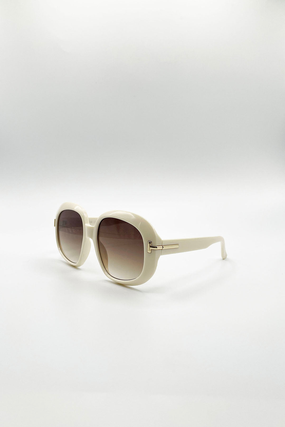 Bold Round Shape_Oversized In Cream