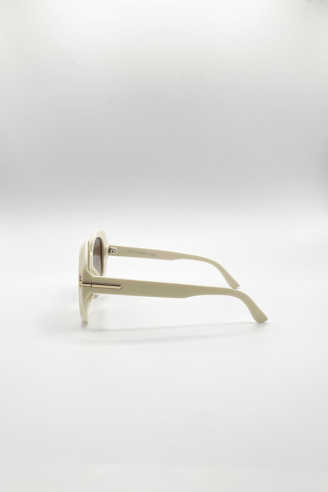 Bold Round Shape_Oversized In Cream