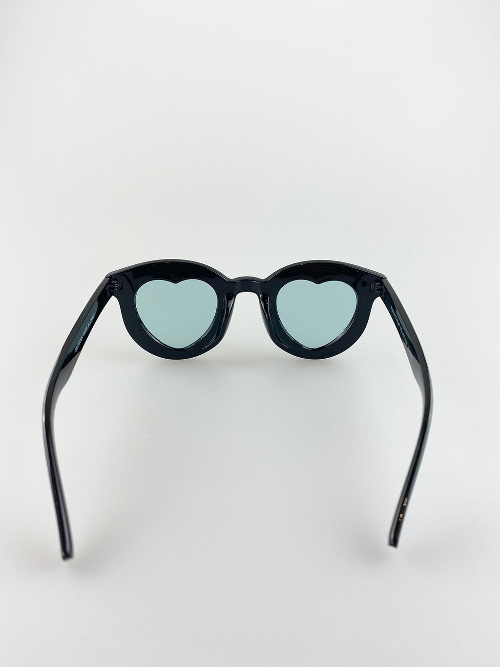 Heart Shape Lense Sunglasses in Black