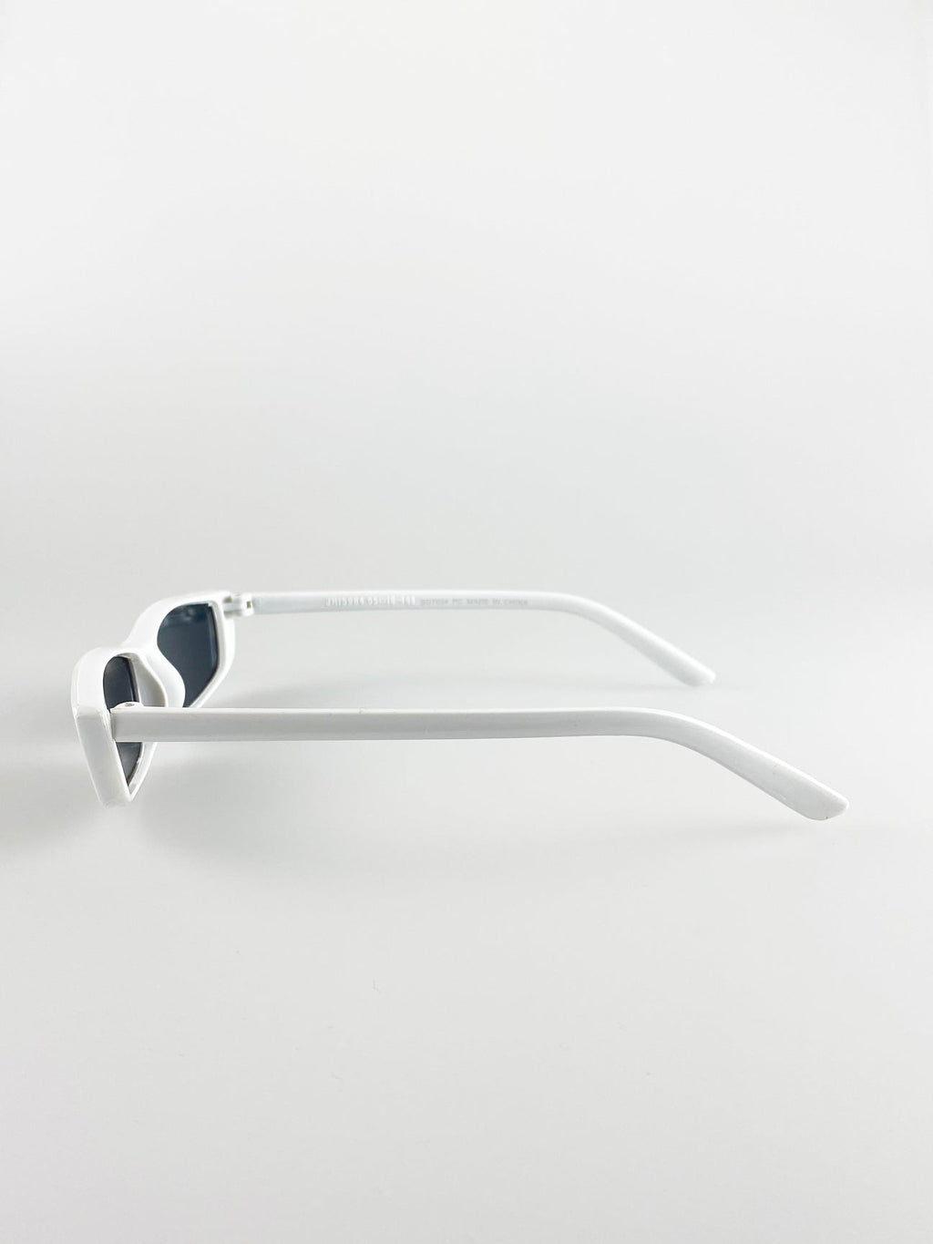 Retro  Cateye Sunglasses In White
