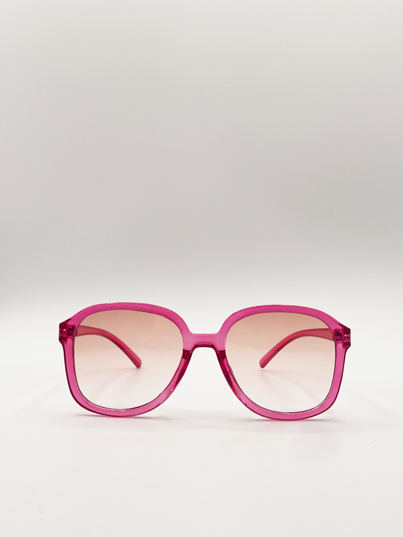 Vintage Style Shape_Oversized with Ombre Lenses in Pink