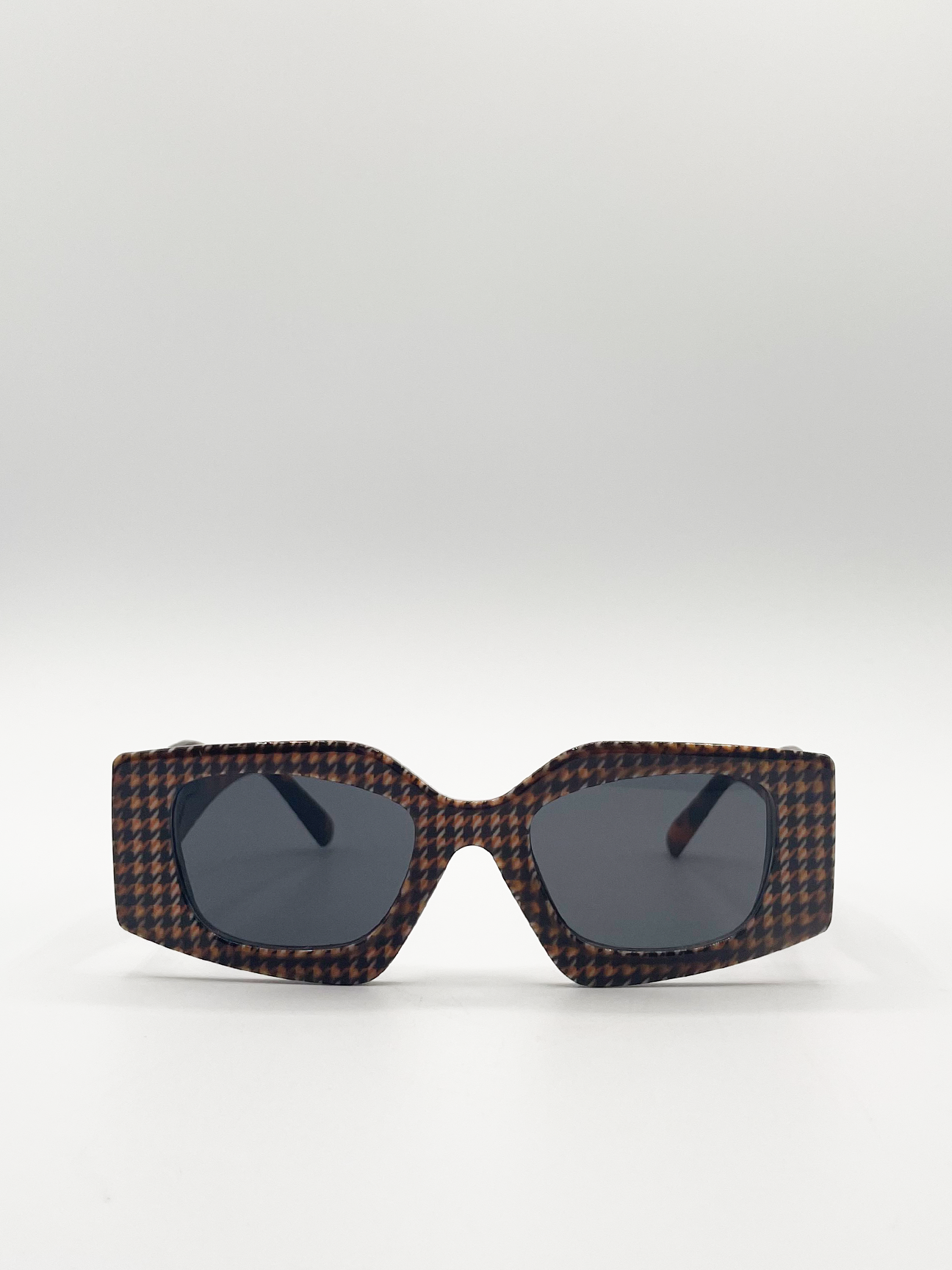 Angular sunglasses in multi