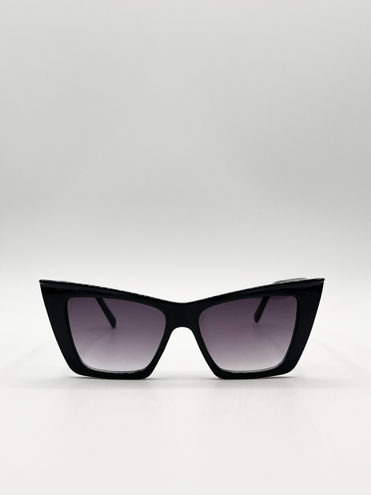 Oversized angular cateye sunglasses