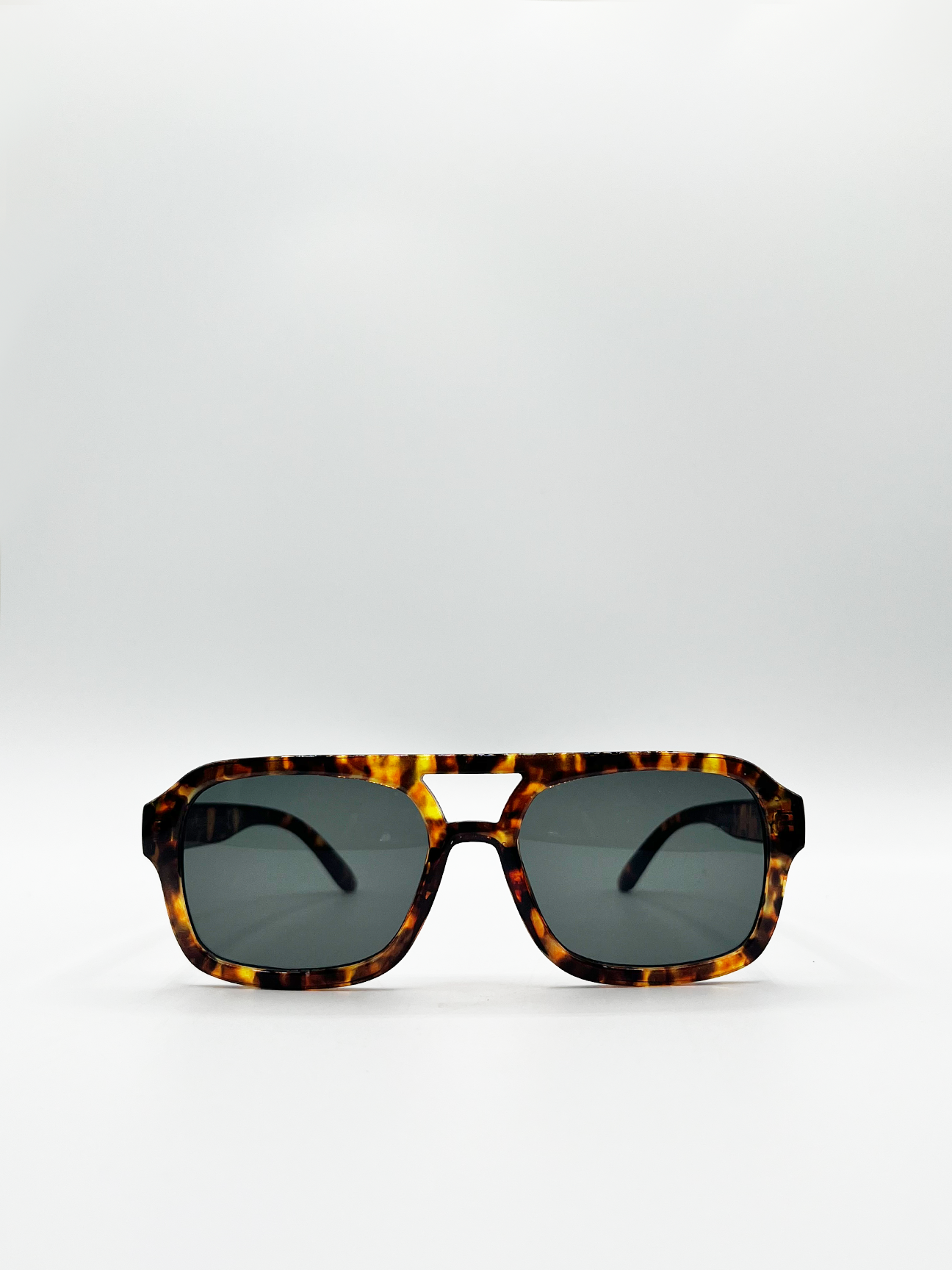 Tortoiseshell 70's Navigator Sunglasses with Green Lenses