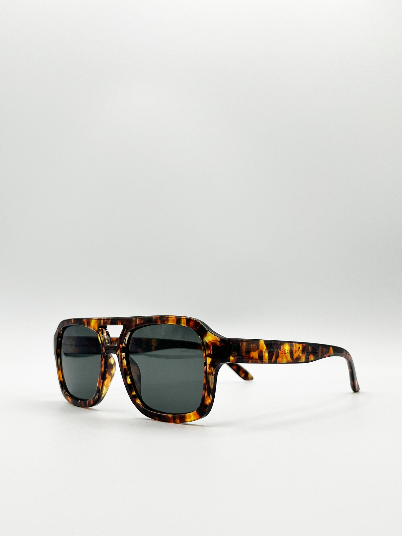 Tortoiseshell 70's Navigator Sunglasses with Green Lenses