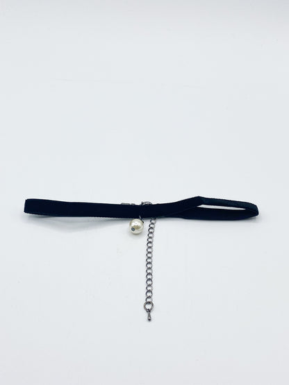 Black Faux Velvet Choker Necklace With Faux Pearl Charm